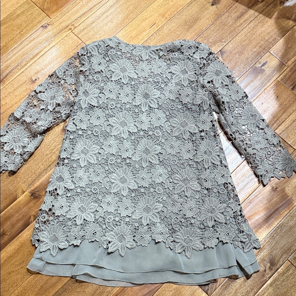 Pretty Angel Floral Lace Tunic
